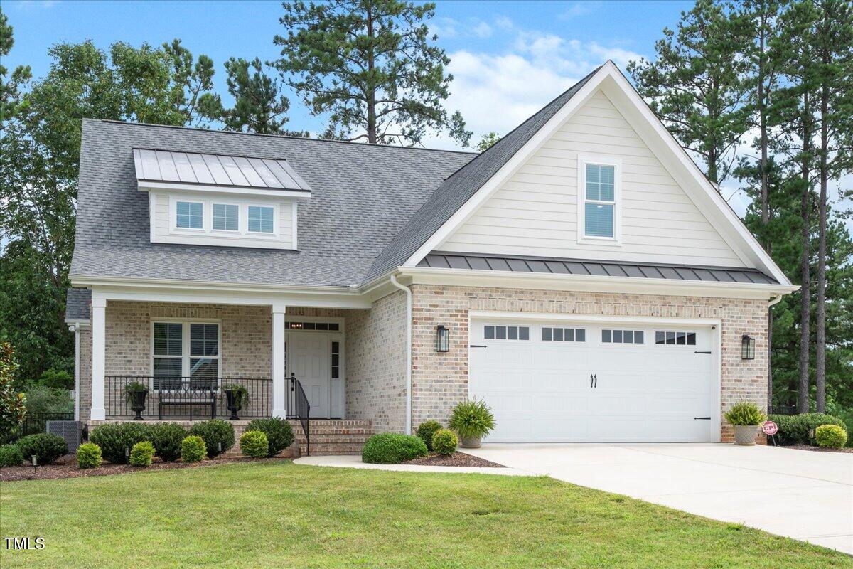 404 Eagle Court