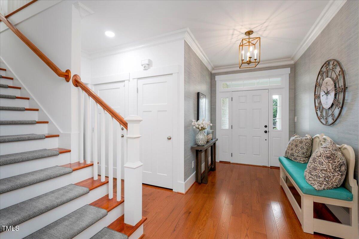 404 Eagle Court