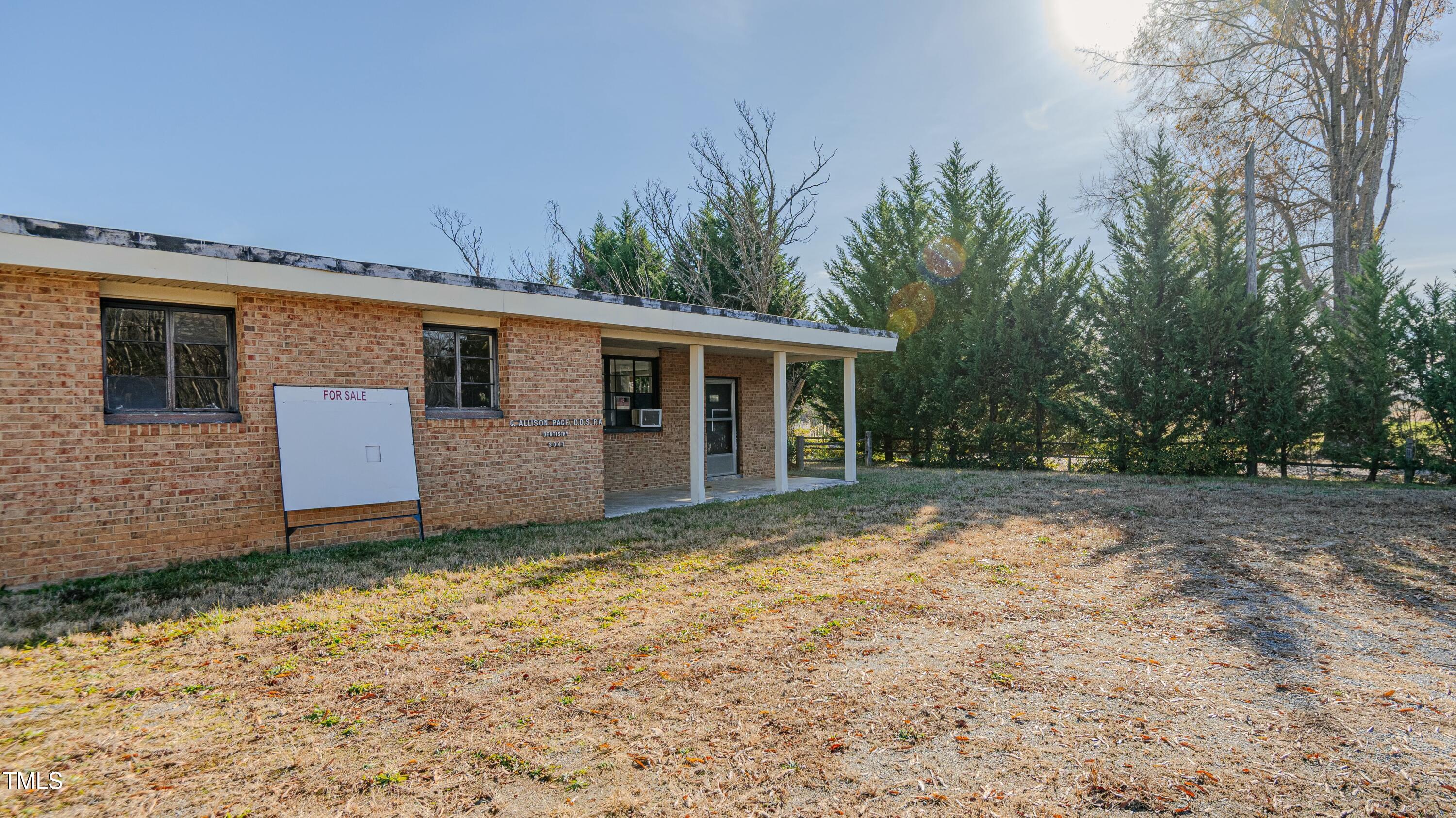3043 U.S. Hwy 158 W