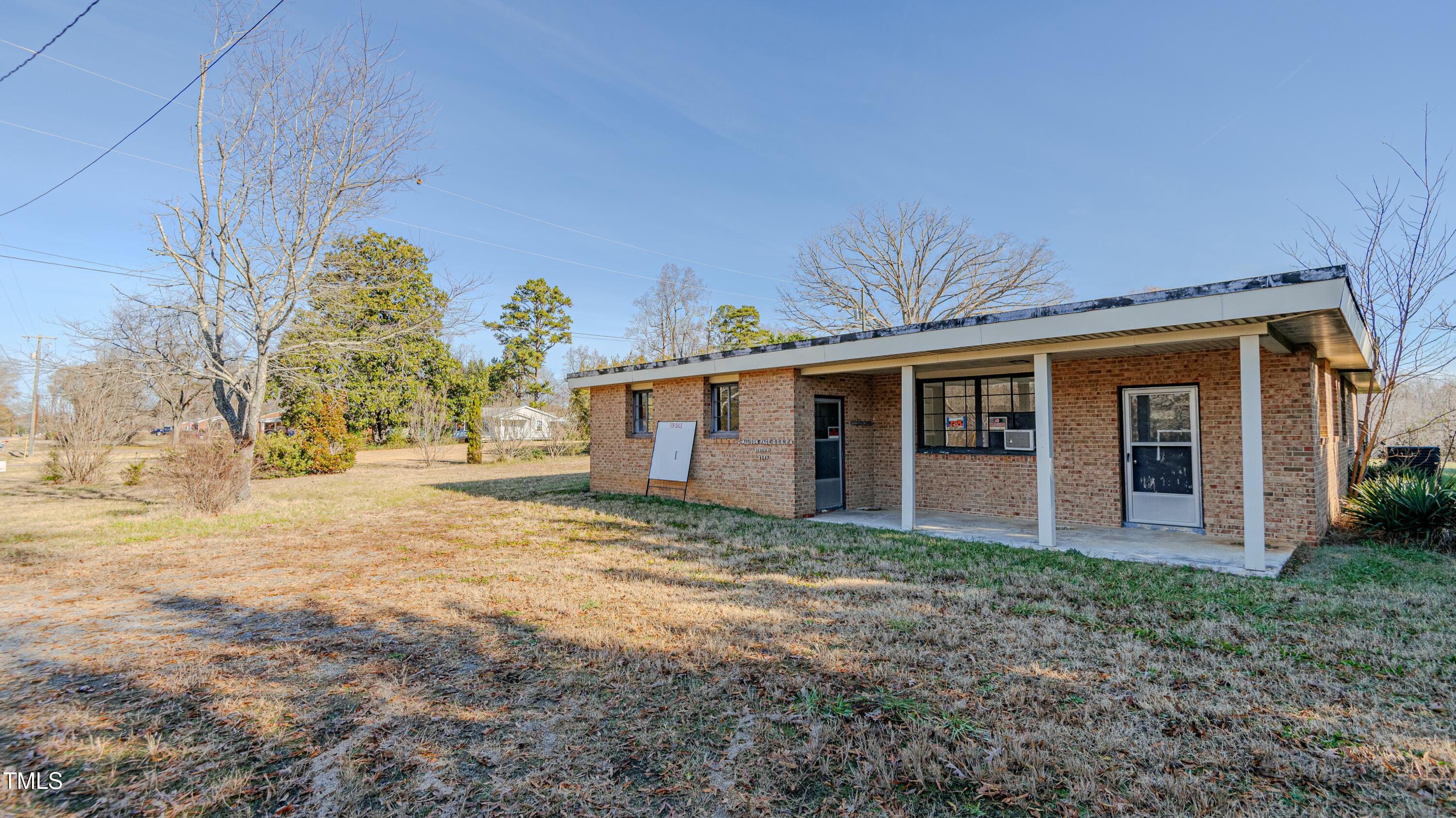 3043 U.S. Hwy 158 W