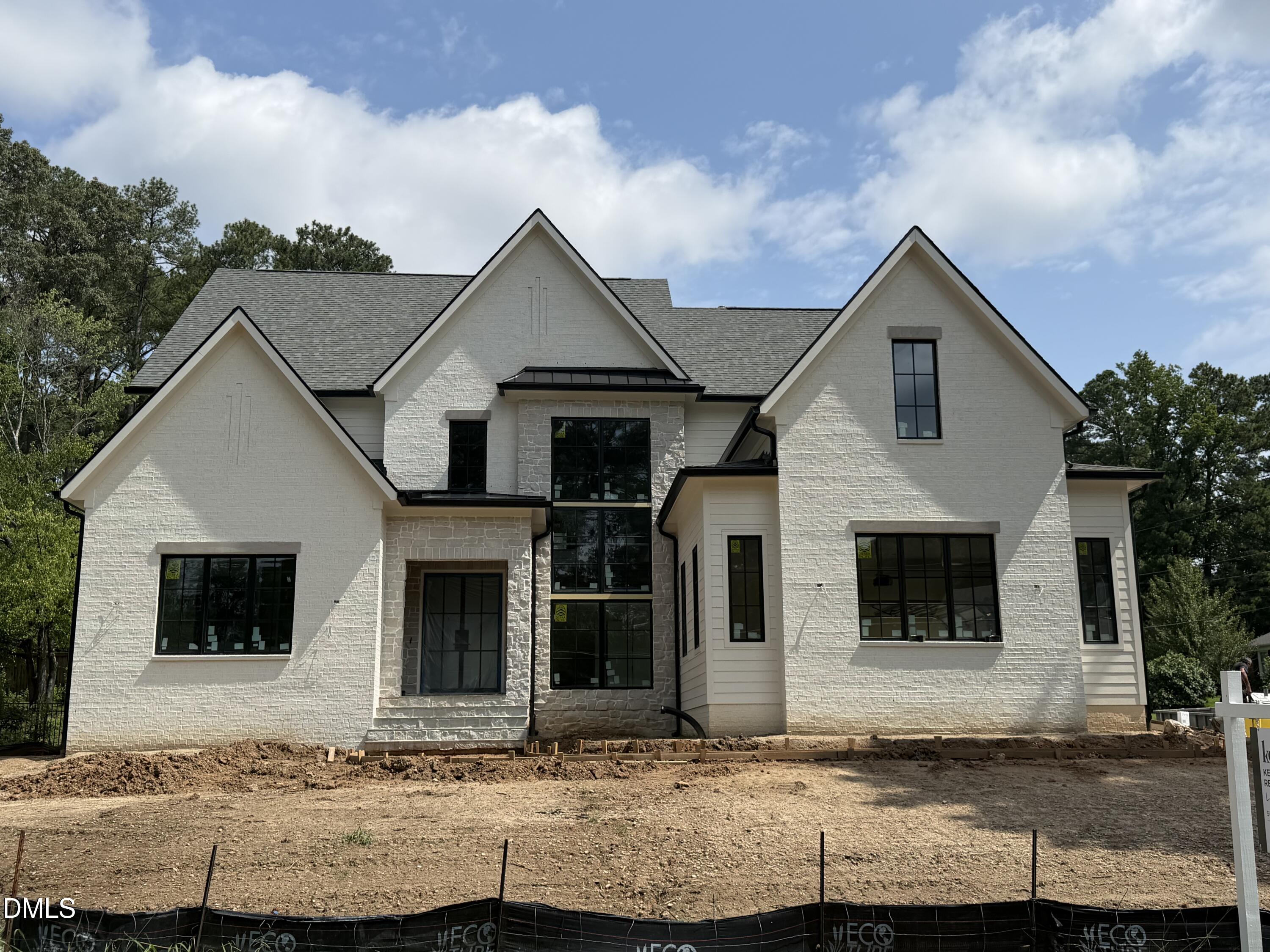 413 Pinecroft Drive
