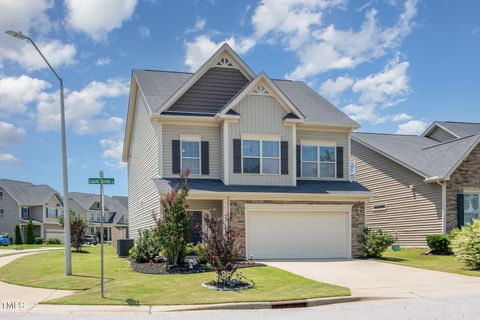 Photo of 701 Laurel Spring Drive, Fuquay Varina, NC 27526 (MLS # 10148893)