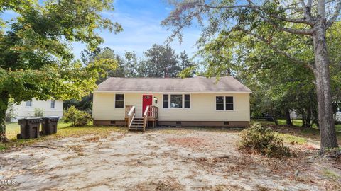 A home in Raeford