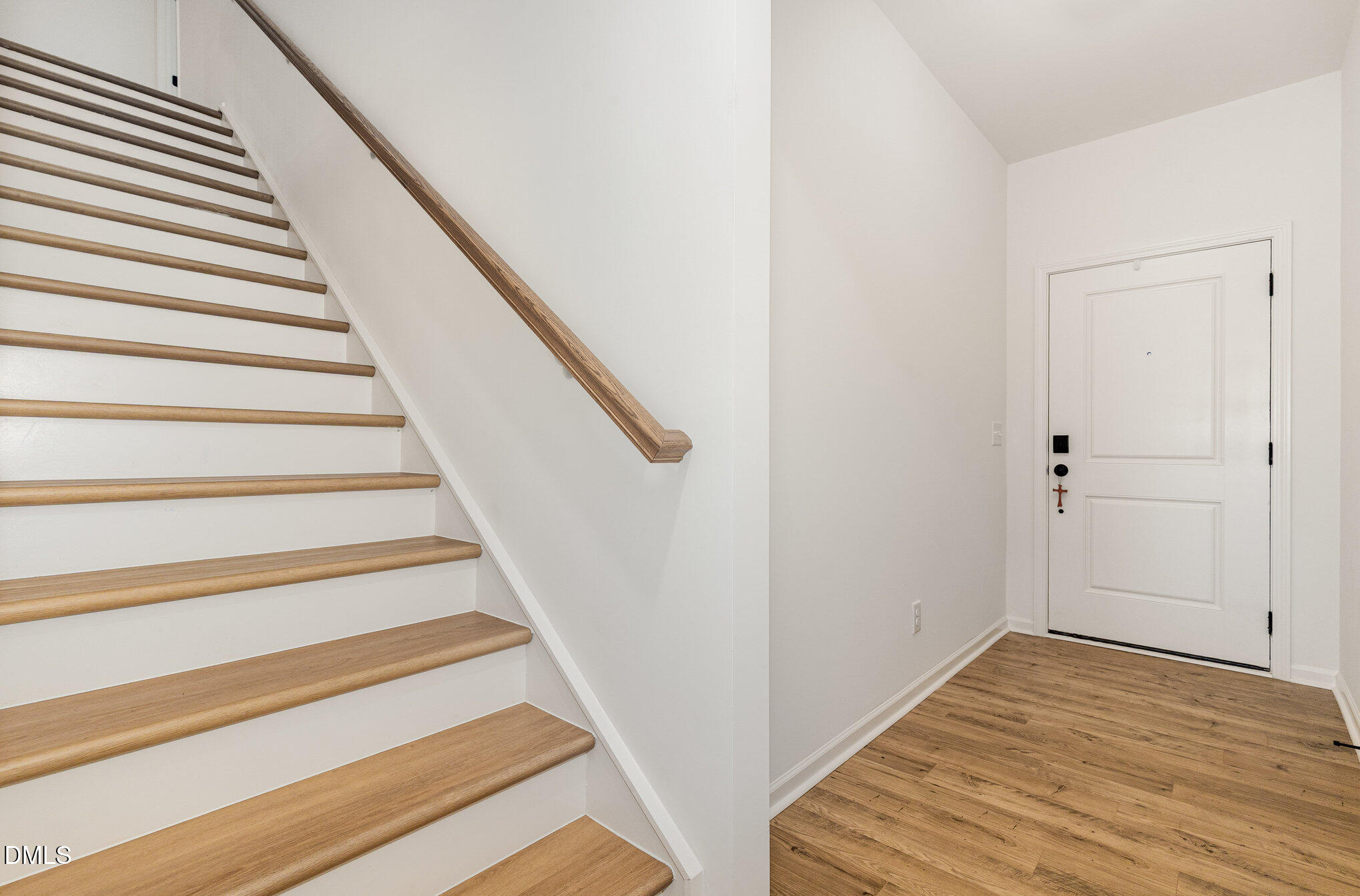 153 N District Avenue