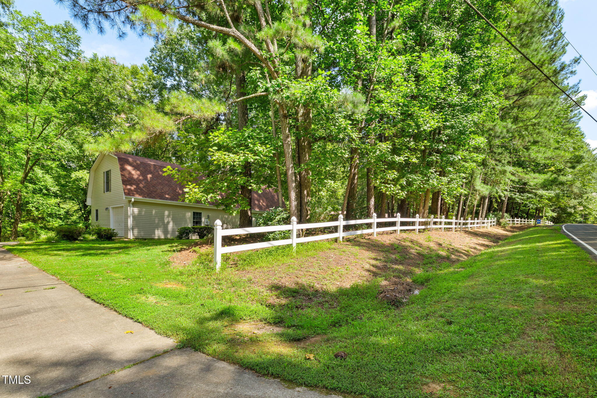 5204 Tabbs Creek Lane