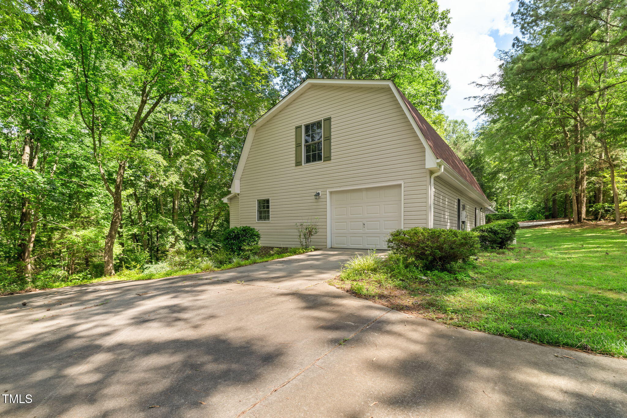 5204 Tabbs Creek Lane