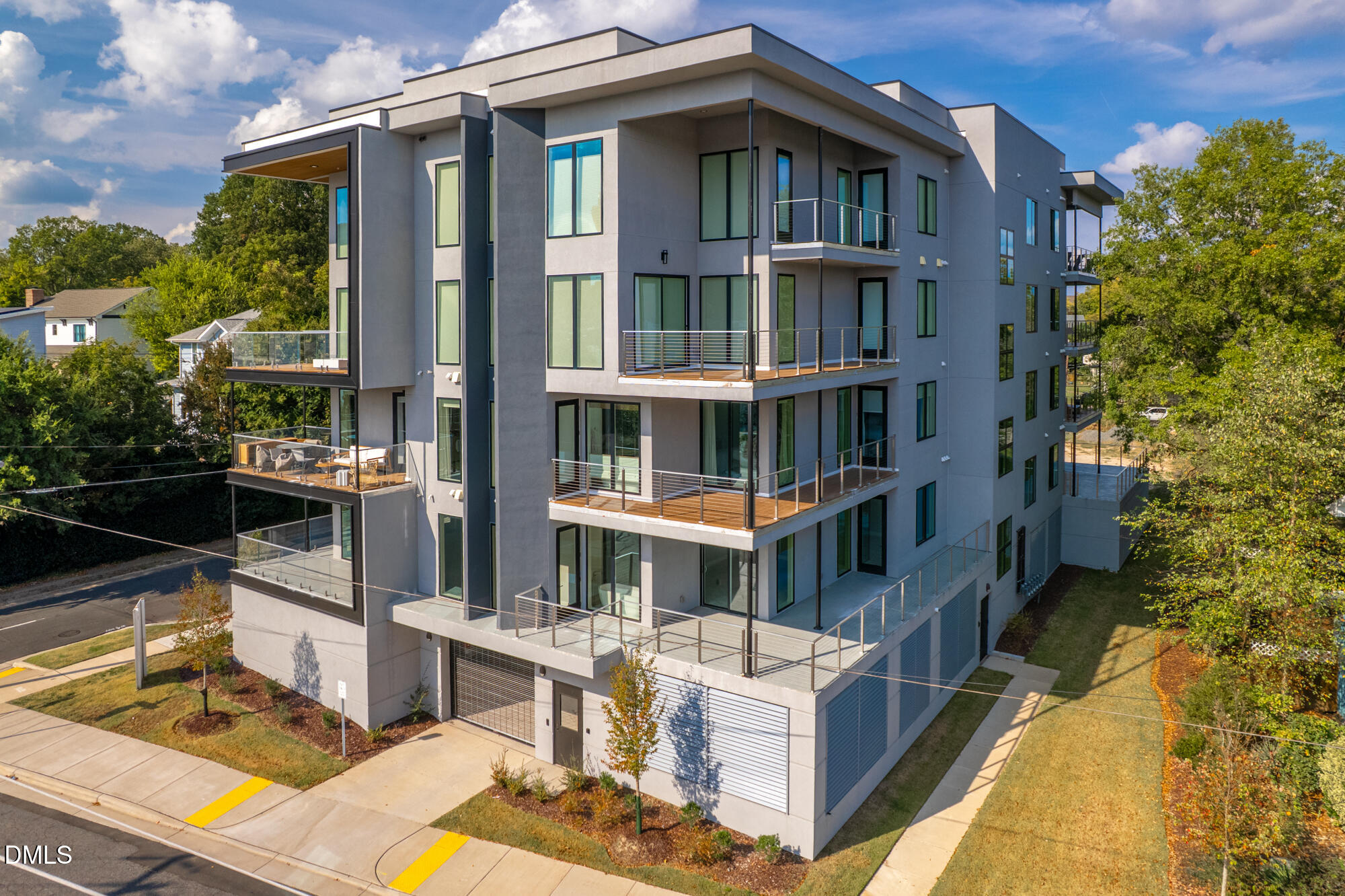 610 N Roxboro Street 22