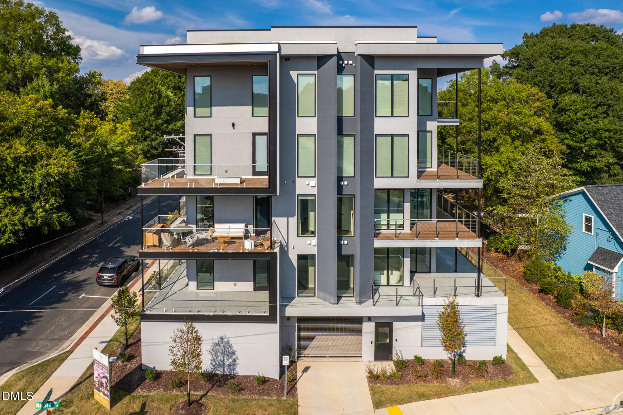610 N Roxboro Street 22