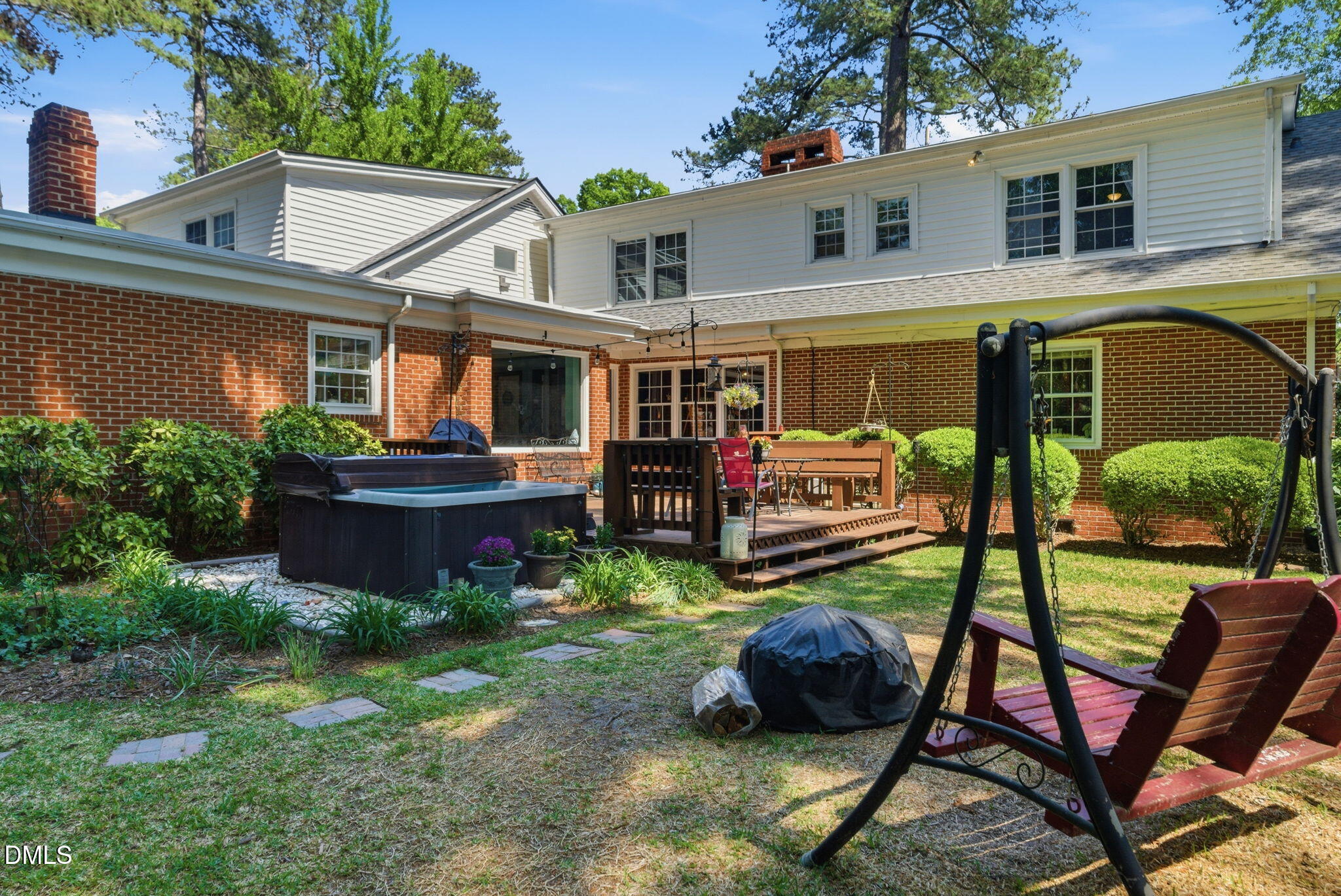 806 S 1st Street