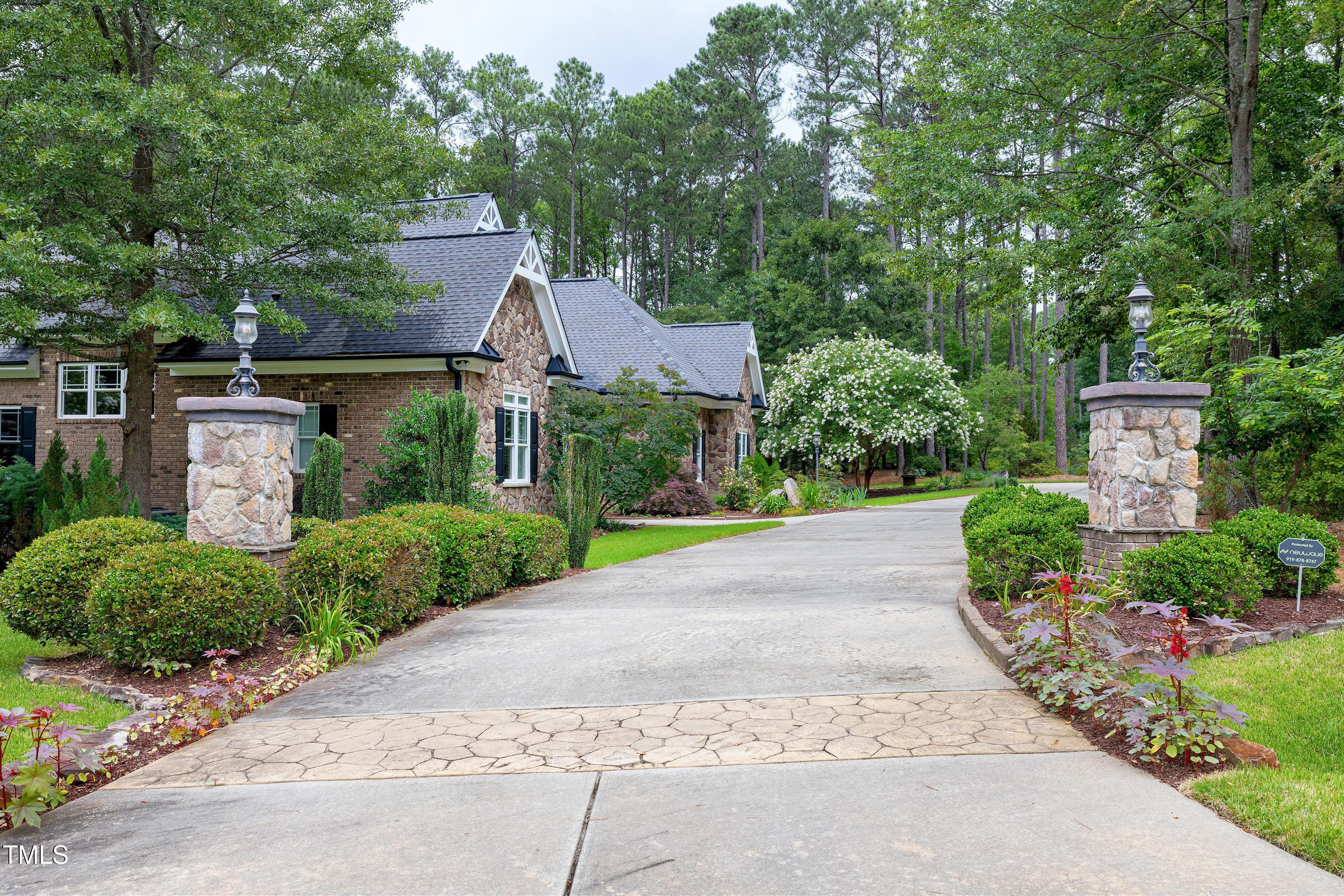 4924 Stoneyoak Lane