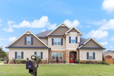 A home in Raeford