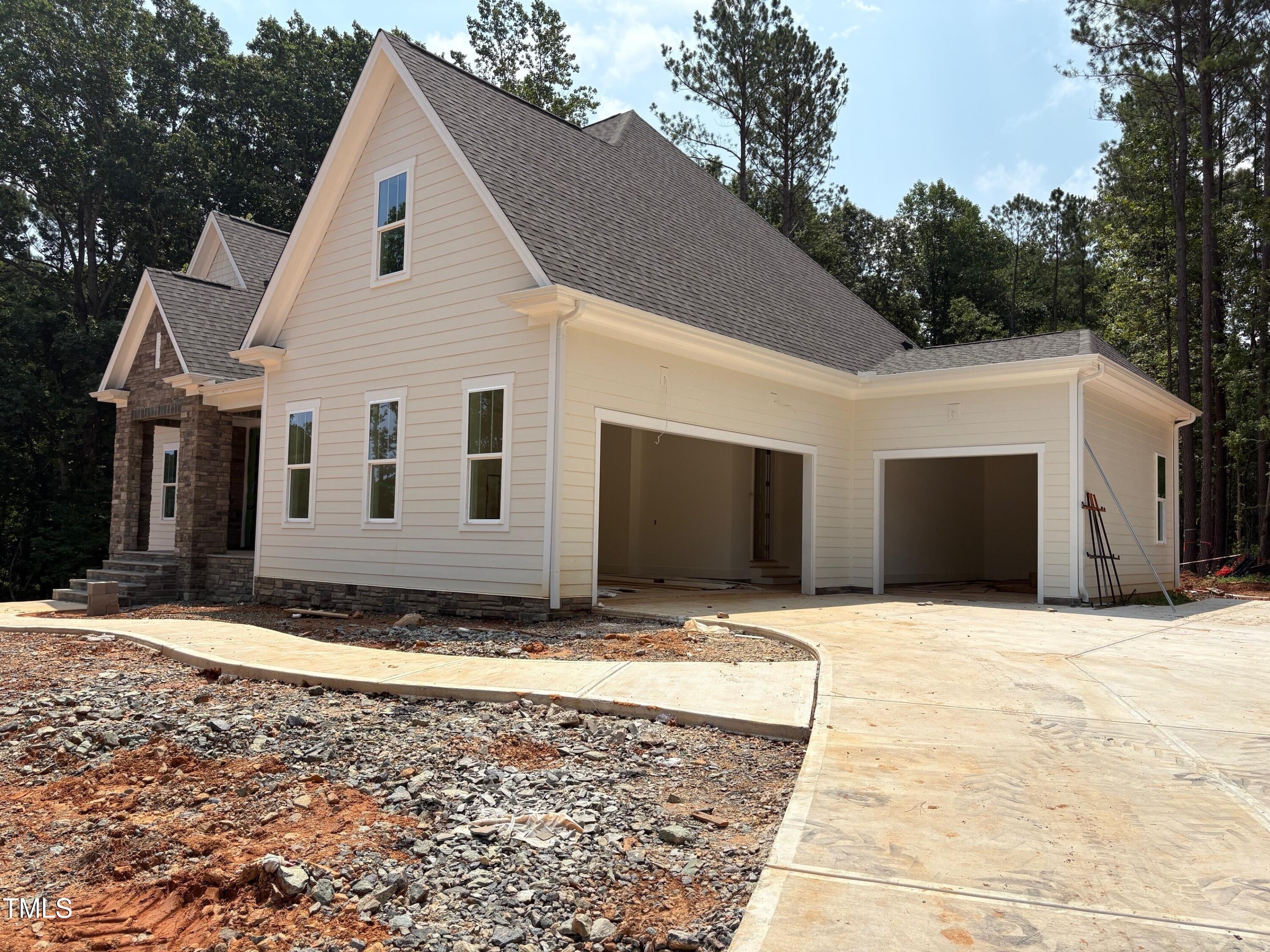 111 Gaines Trail