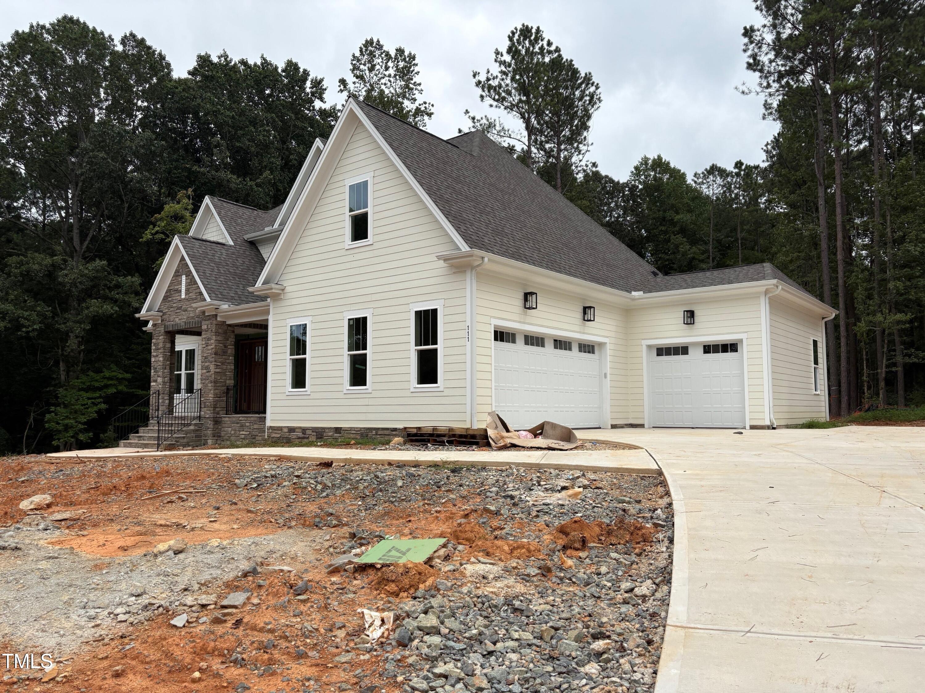 111 Gaines Trail