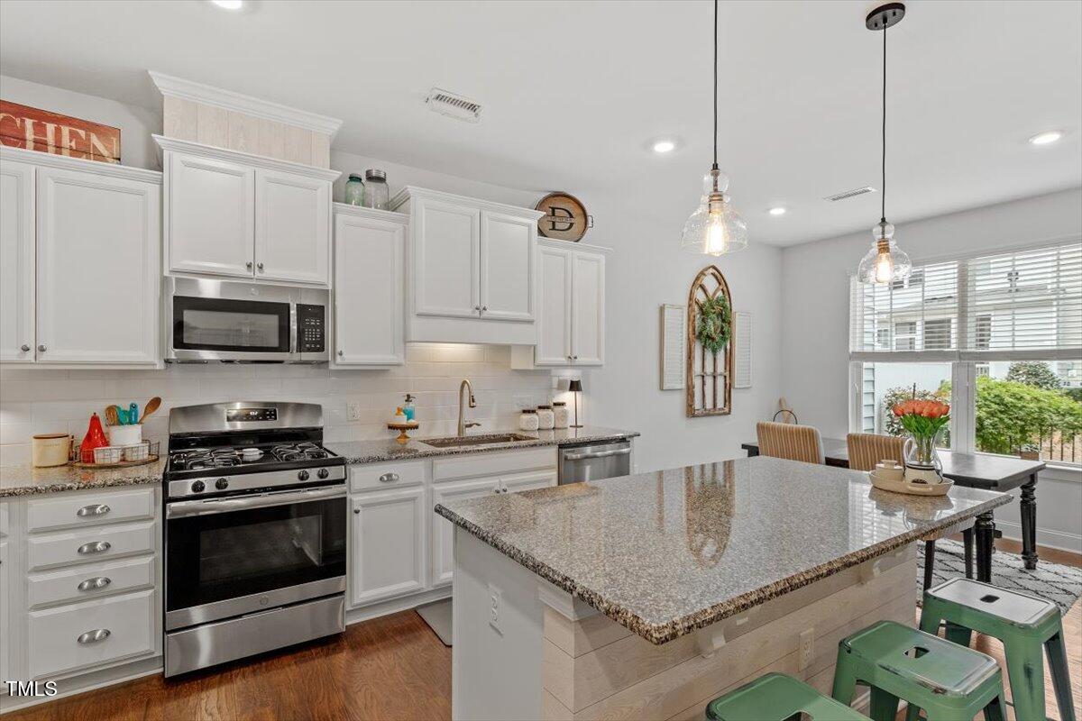 Durham, North Carolina 27703, United States, 3 Bedrooms Bedrooms, ,3 BathroomsBathrooms,Residential,Pending,100610