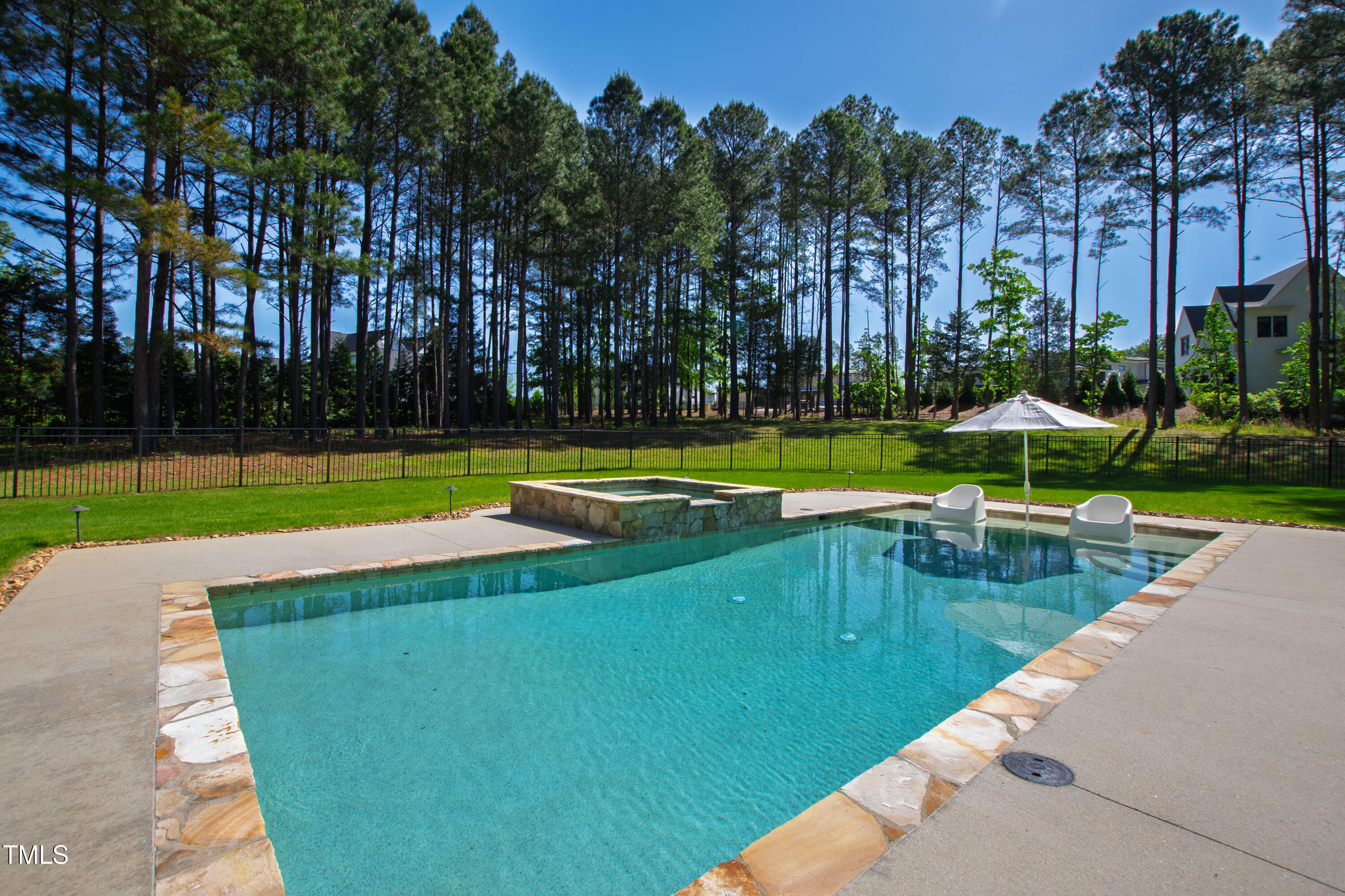 6 Castlewood Drive