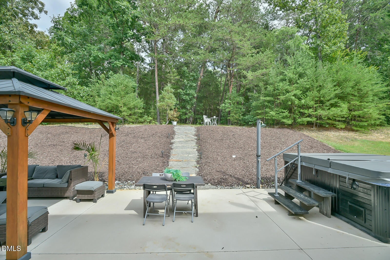 1017 Scotch Pine Way
