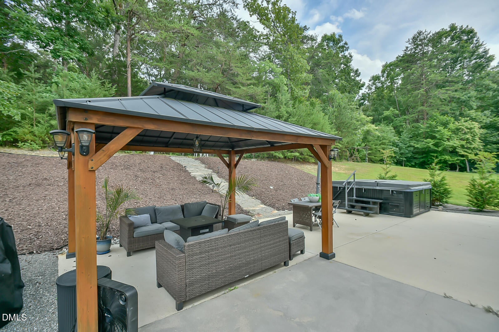 1017 Scotch Pine Way