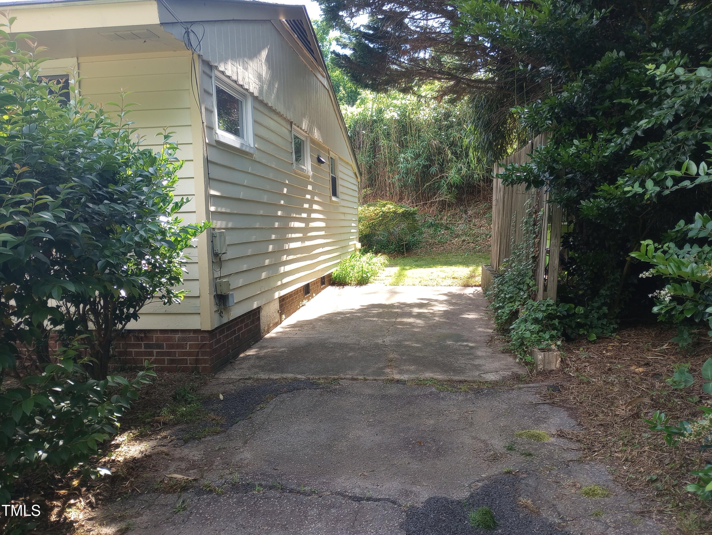 912 Dixie Trail