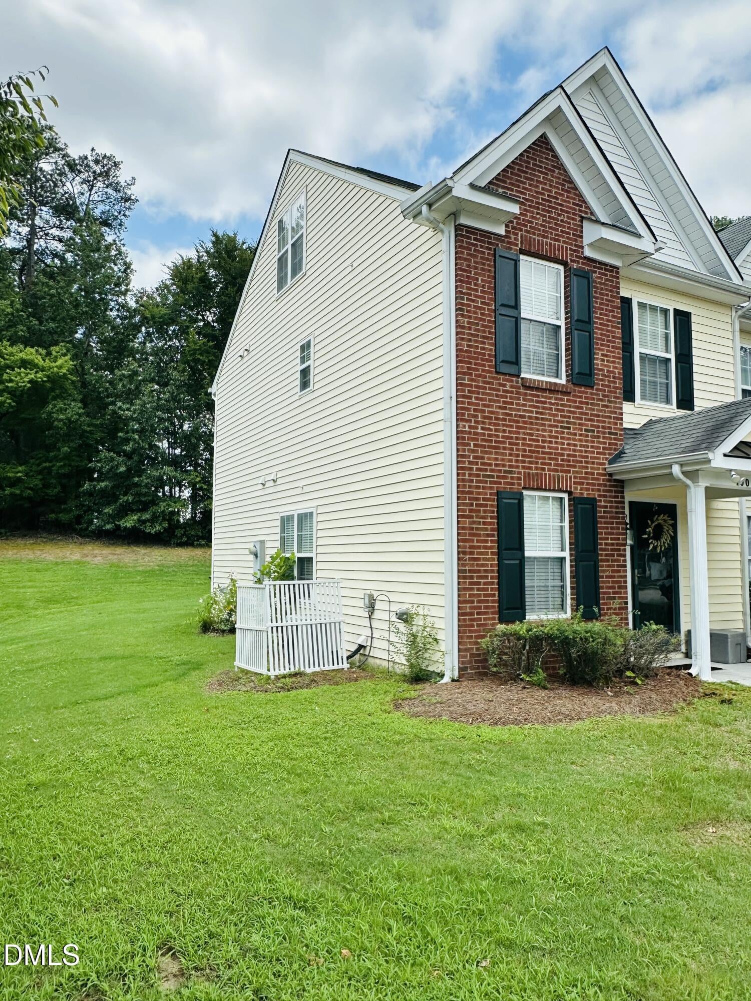1001 Savin Landing