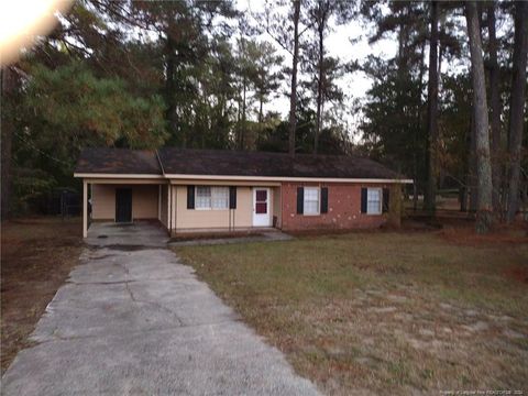 A home in Raeford