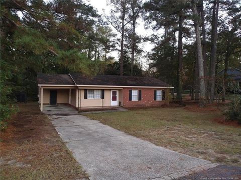 A home in Raeford