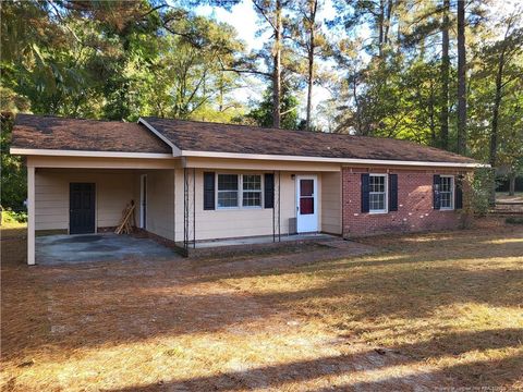 A home in Raeford