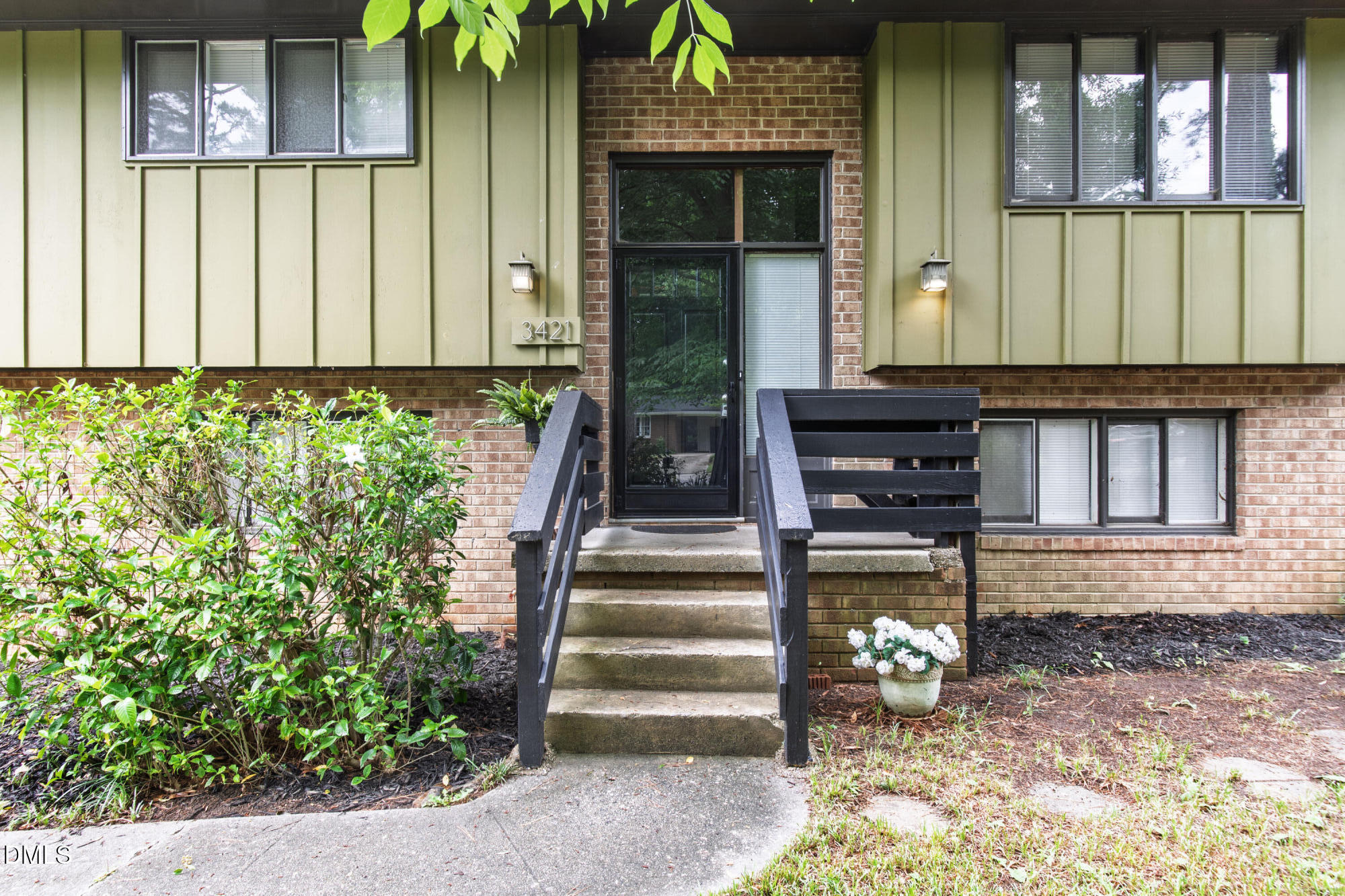 3421 Huntleigh Drive