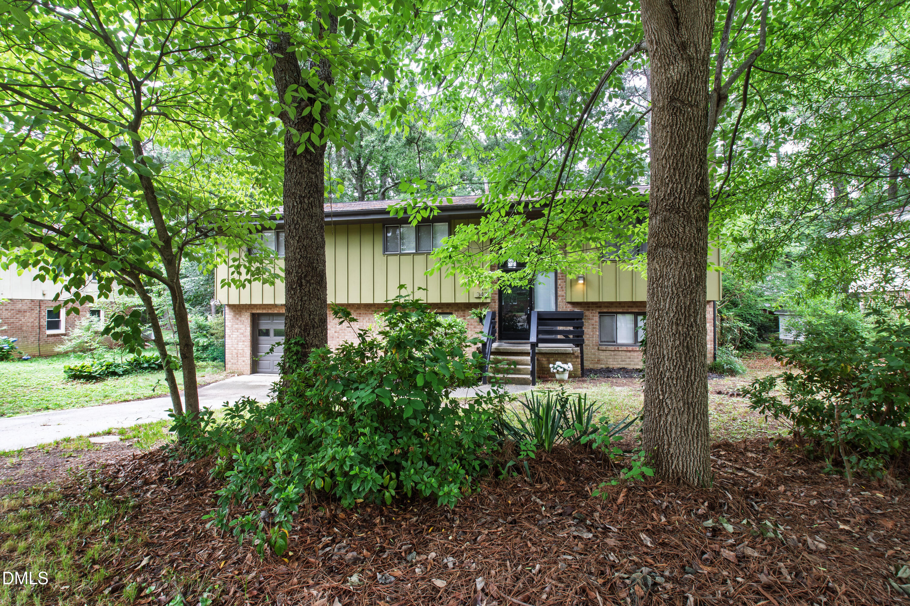 3421 Huntleigh Drive