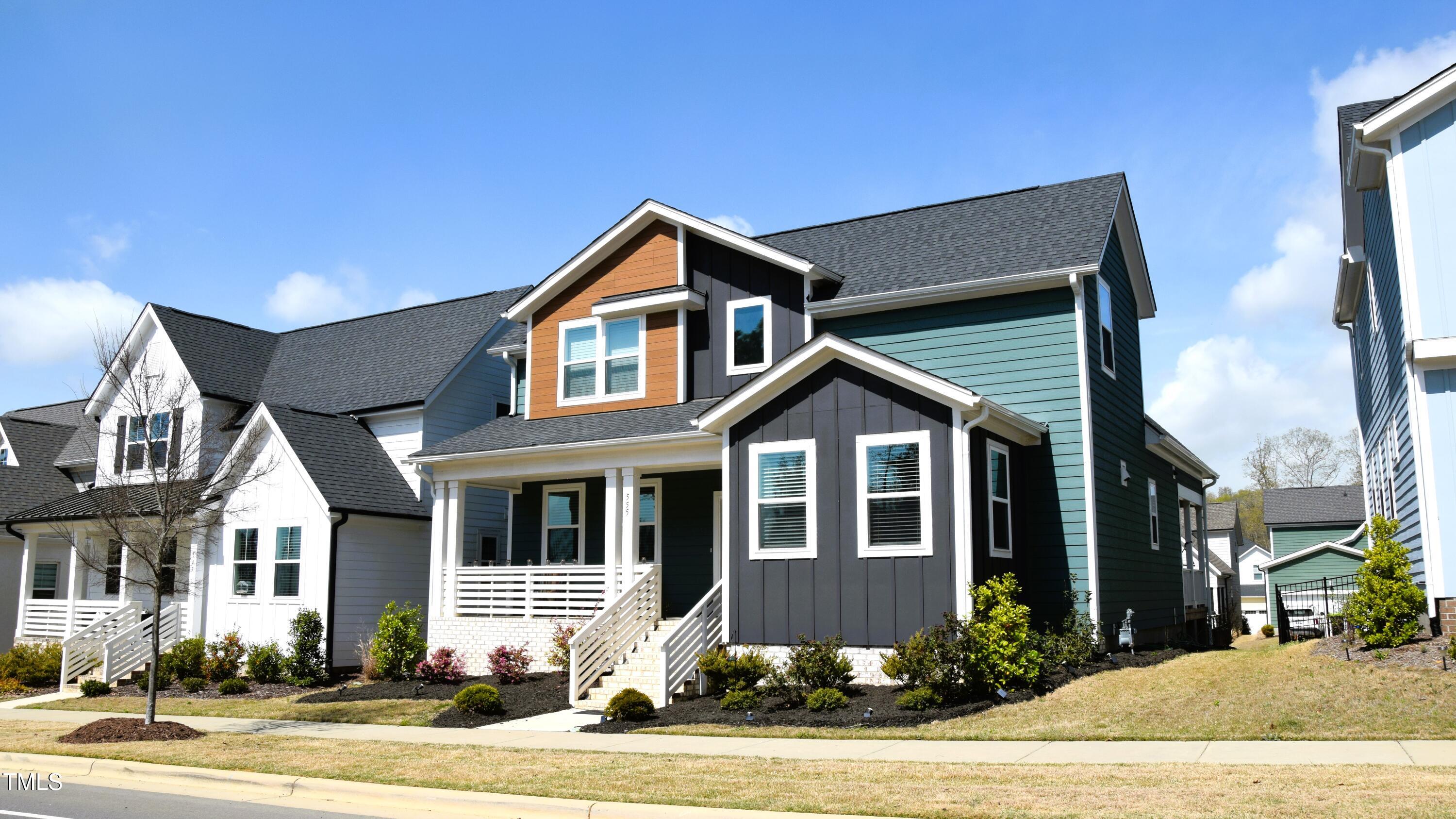 555 Vine Parkway