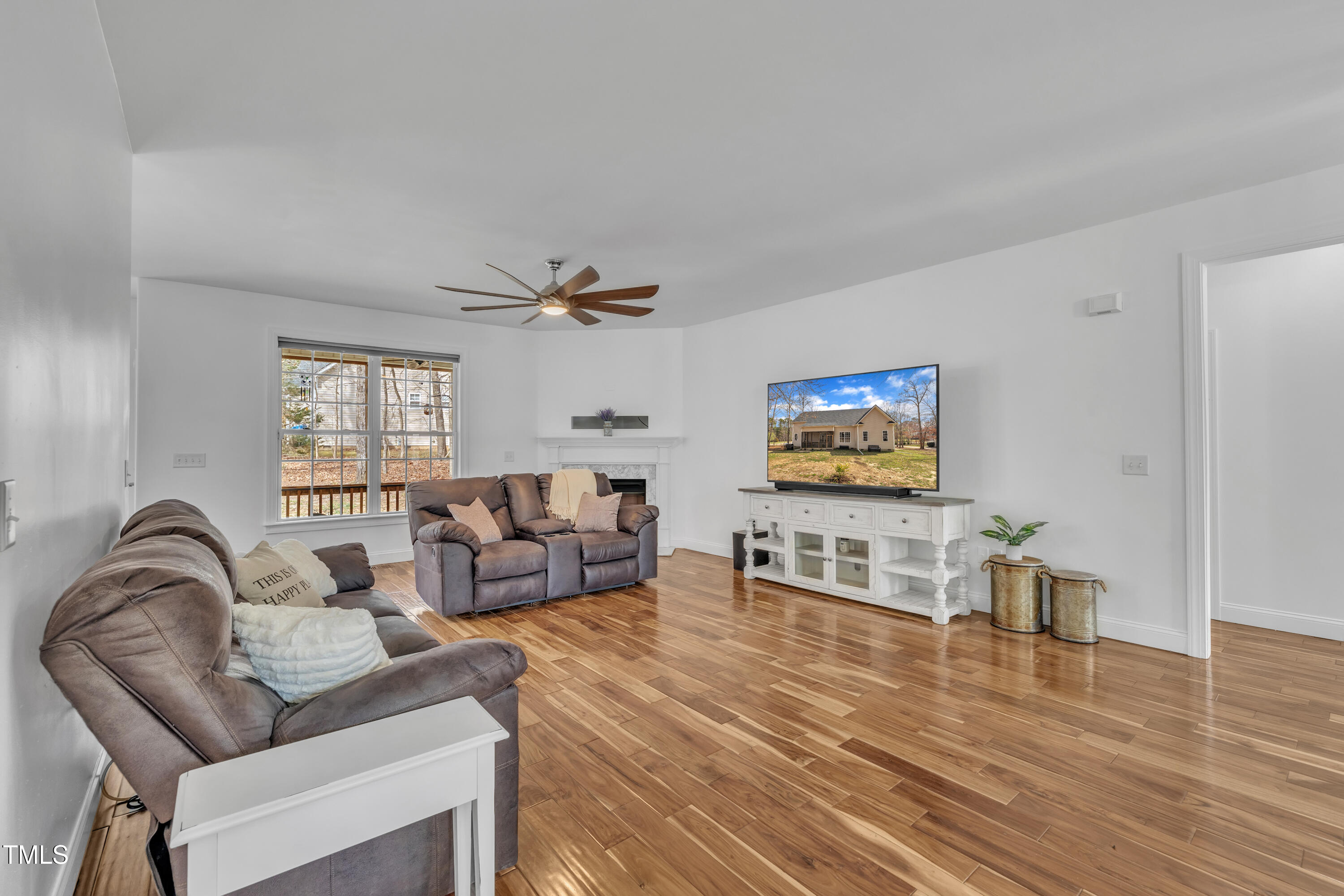 10 Holden Court