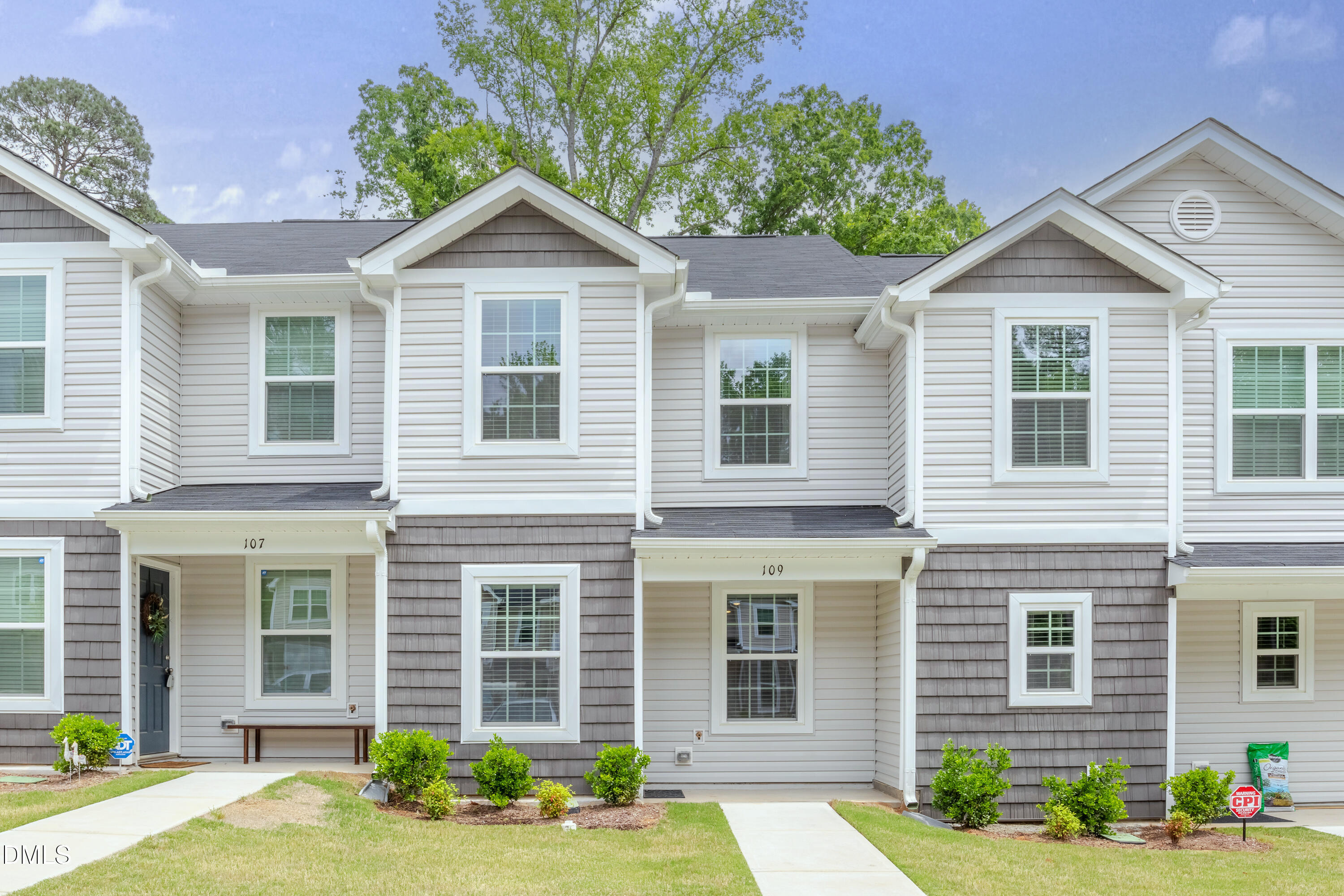 918 E Green Street F109