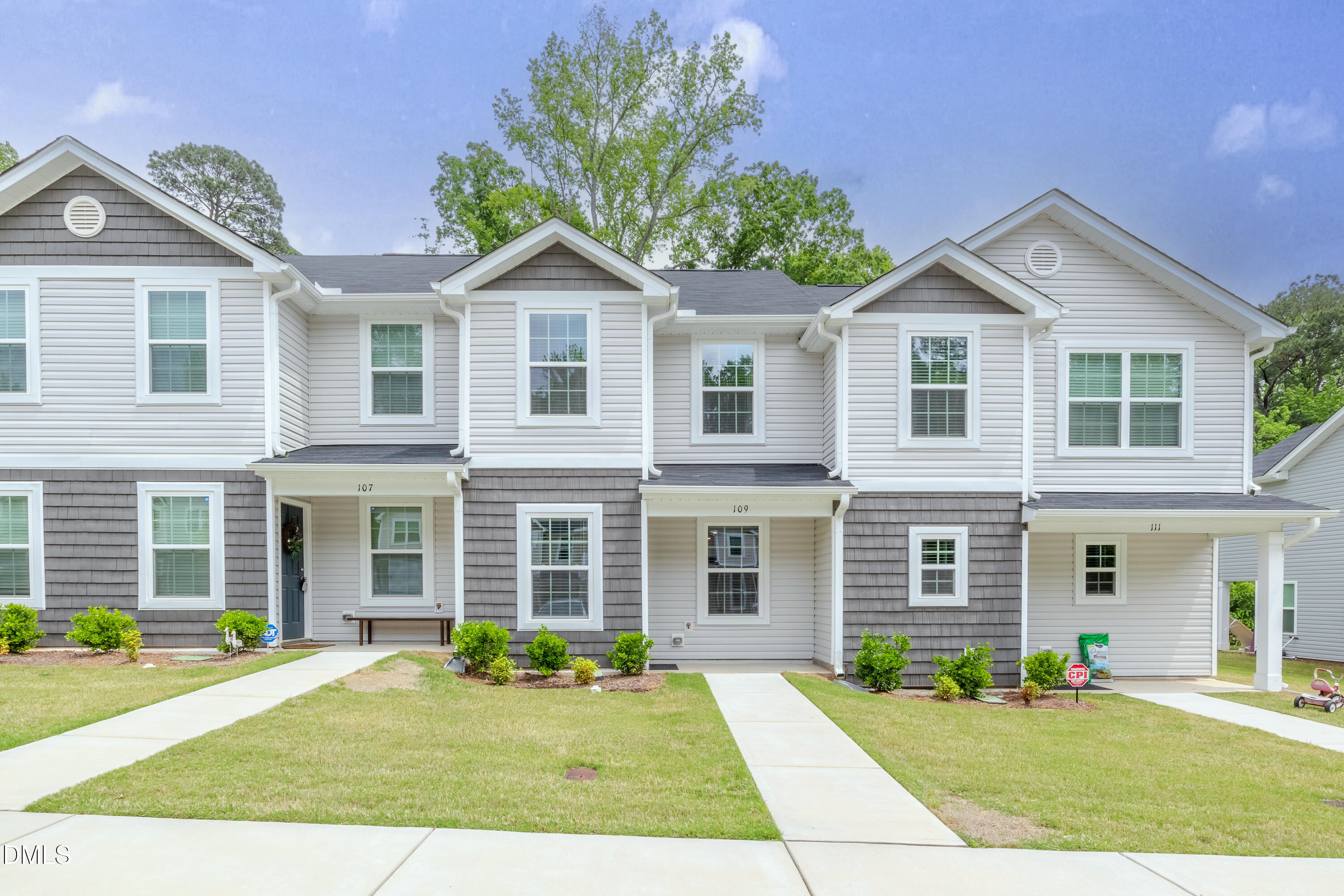 918 E Green Street F109