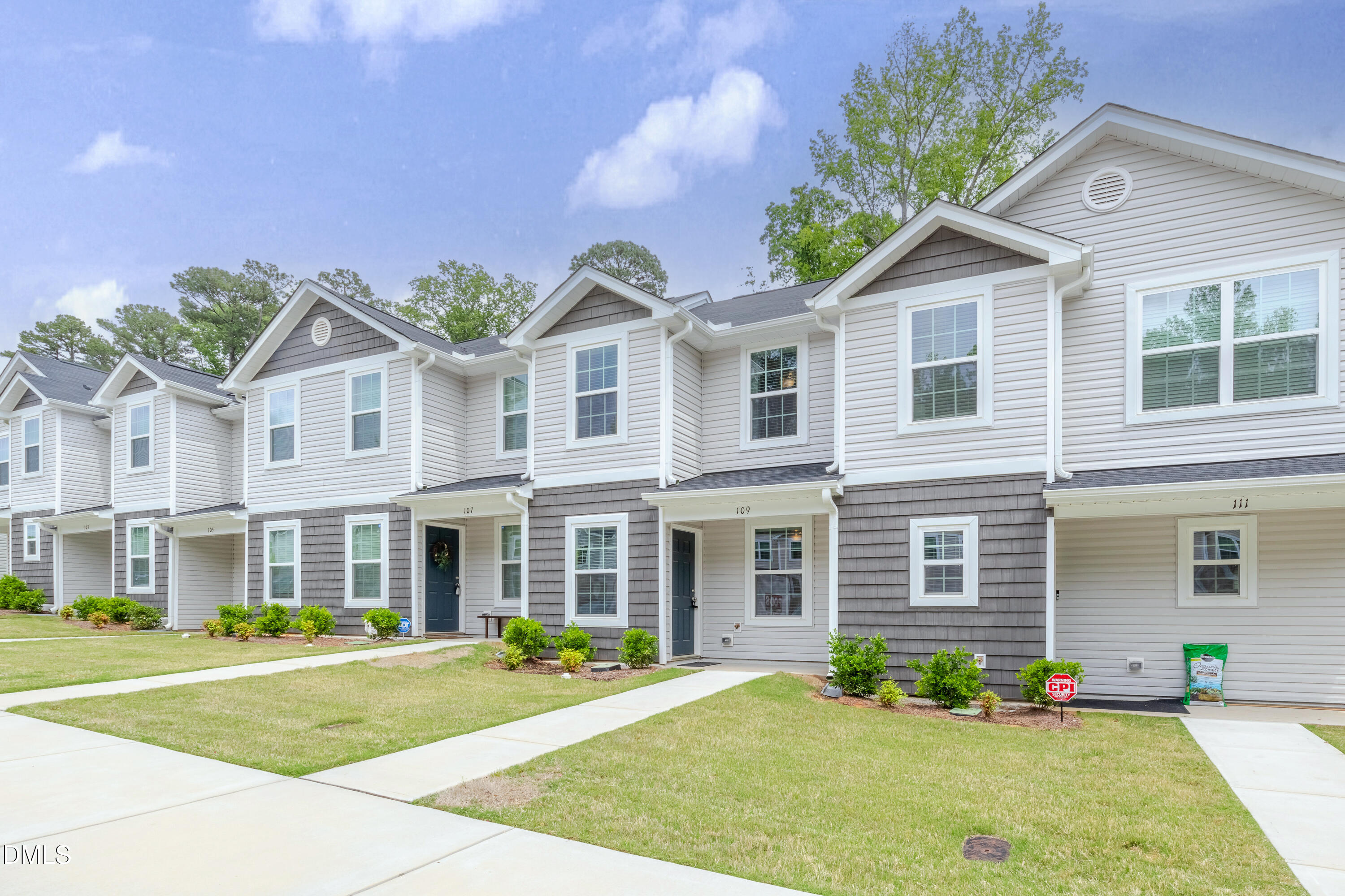 918 E Green Street F109