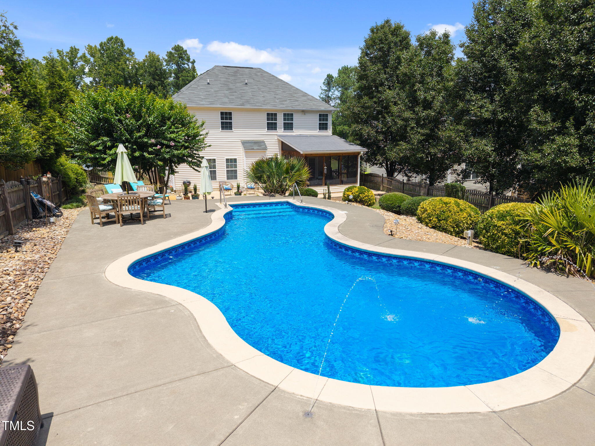 910 Woodland Road