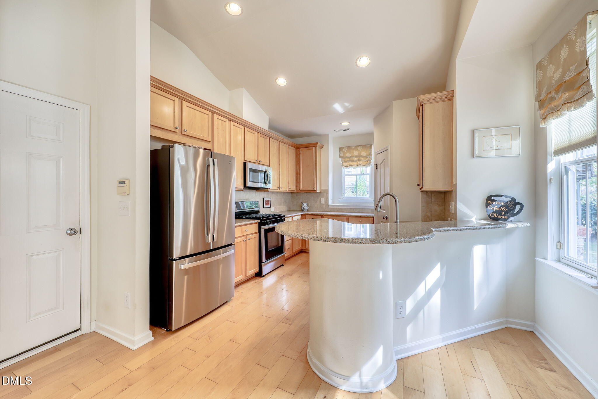 Cary, North Carolina 27519, United States, 3 Bedrooms Bedrooms, ,3 BathroomsBathrooms,Residential,Pending,216502