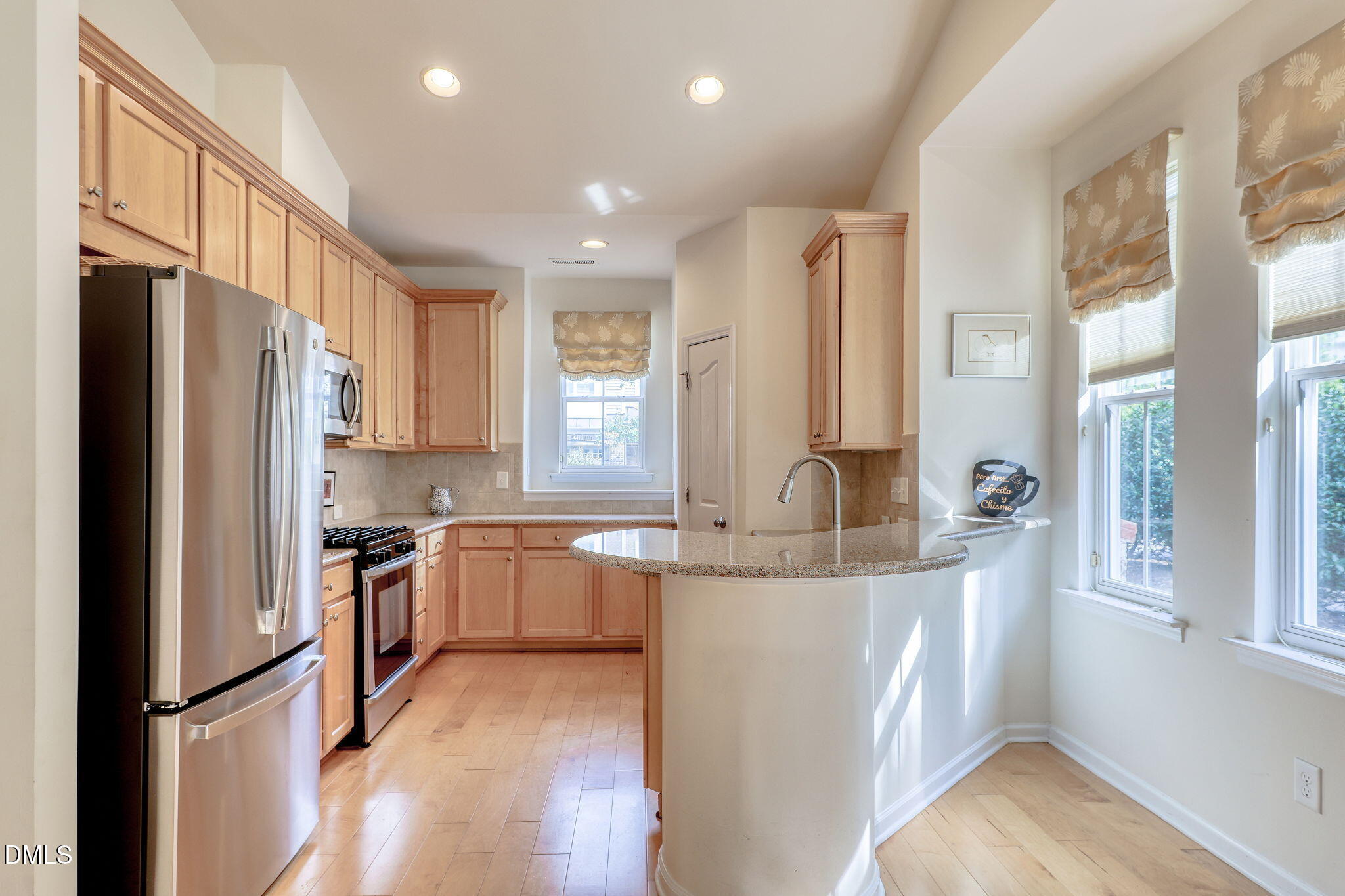 Cary, North Carolina 27519, United States, 3 Bedrooms Bedrooms, ,3 BathroomsBathrooms,Residential,Pending,216502