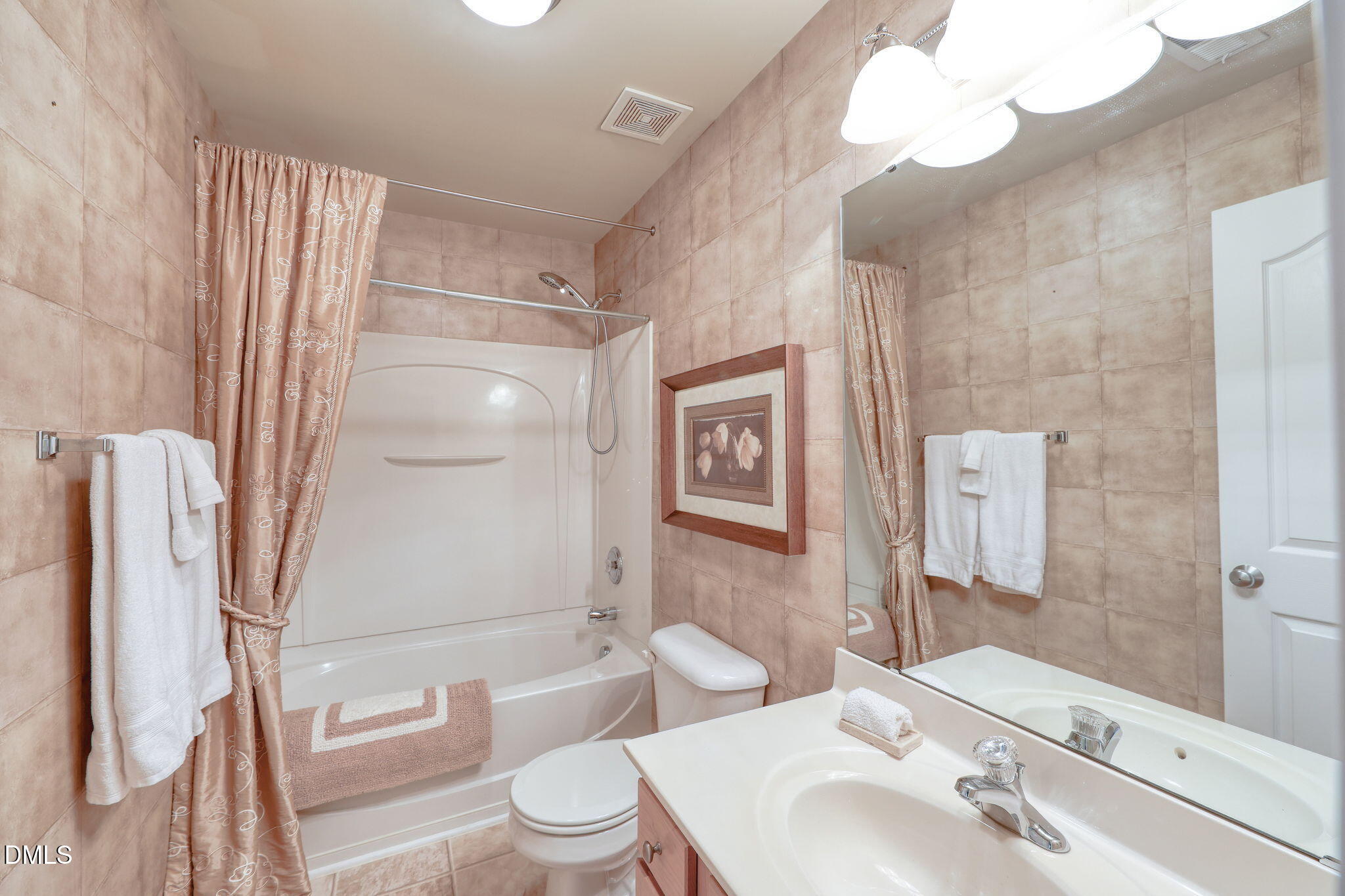 Cary, North Carolina 27519, United States, 3 Bedrooms Bedrooms, ,3 BathroomsBathrooms,Residential,Pending,216502