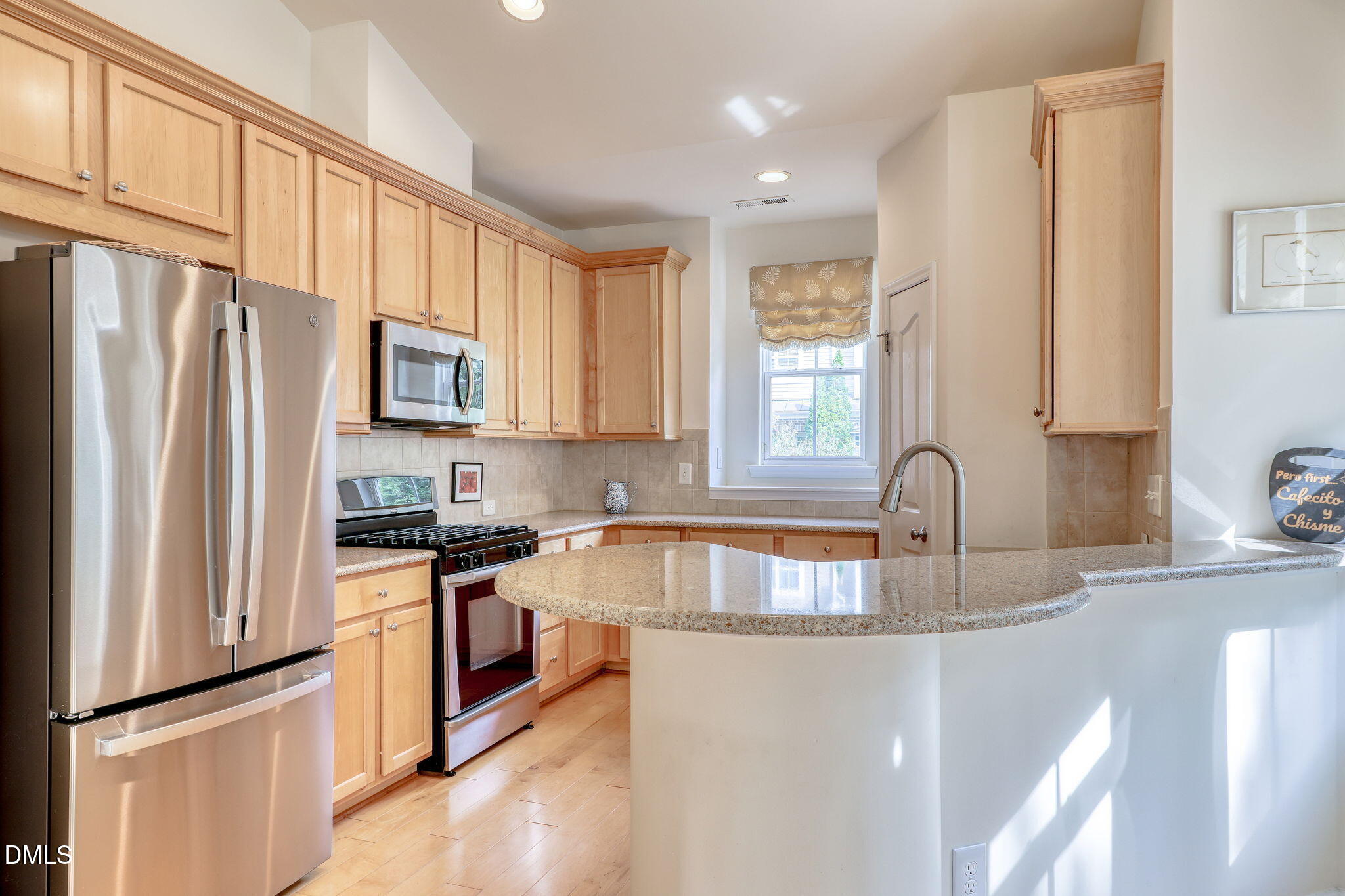 Cary, North Carolina 27519, United States, 3 Bedrooms Bedrooms, ,3 BathroomsBathrooms,Residential,Pending,216502