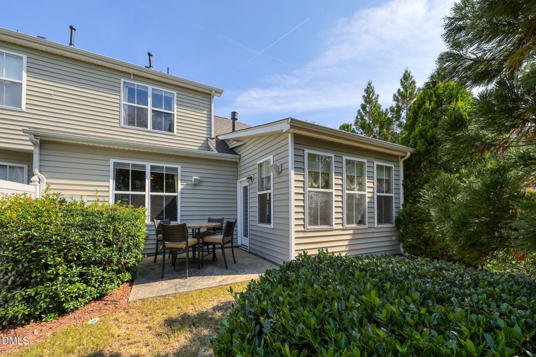 Cary, North Carolina 27519, United States, 3 Bedrooms Bedrooms, ,3 BathroomsBathrooms,Residential,Pending,216502