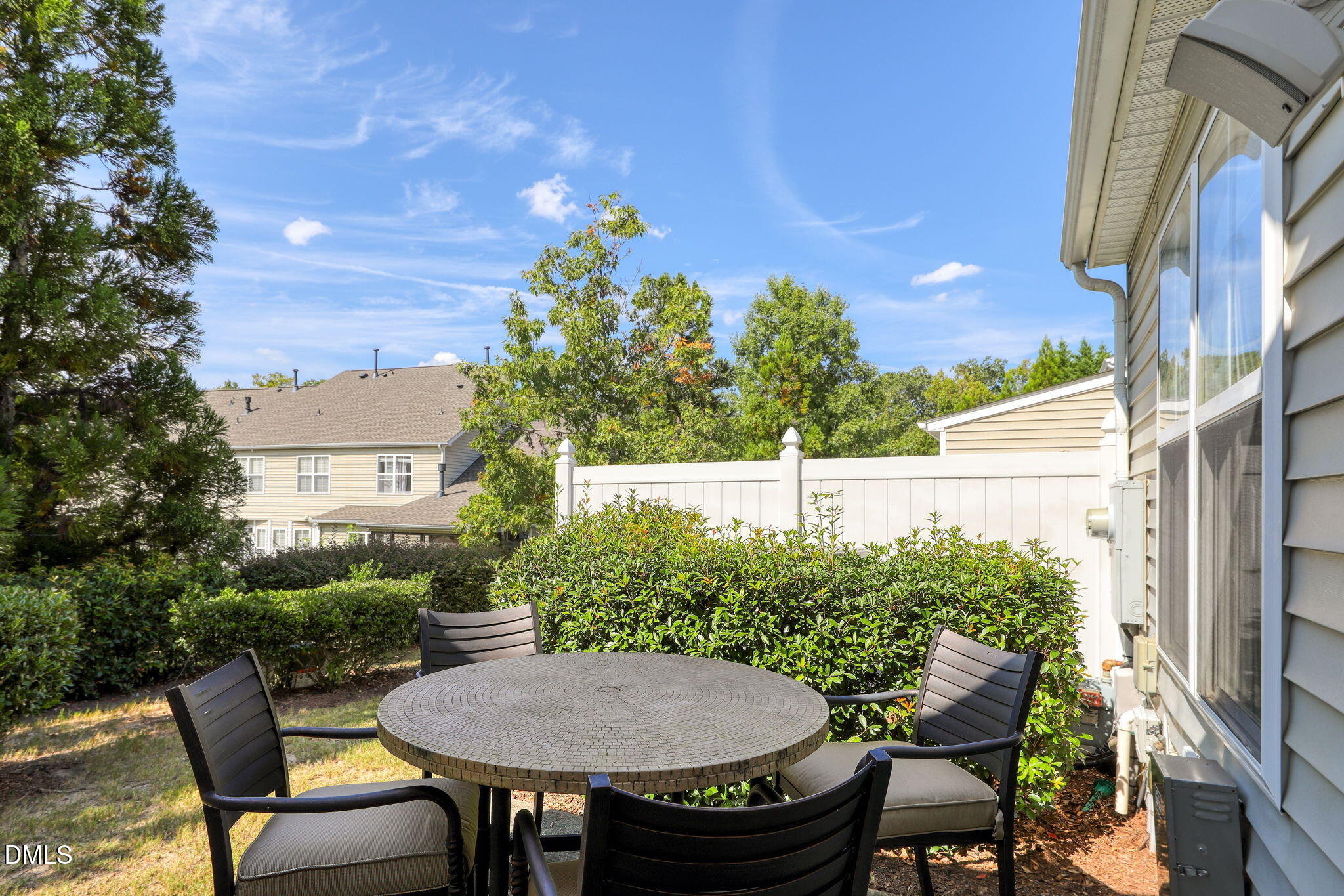 Cary, North Carolina 27519, United States, 3 Bedrooms Bedrooms, ,3 BathroomsBathrooms,Residential,Pending,216502