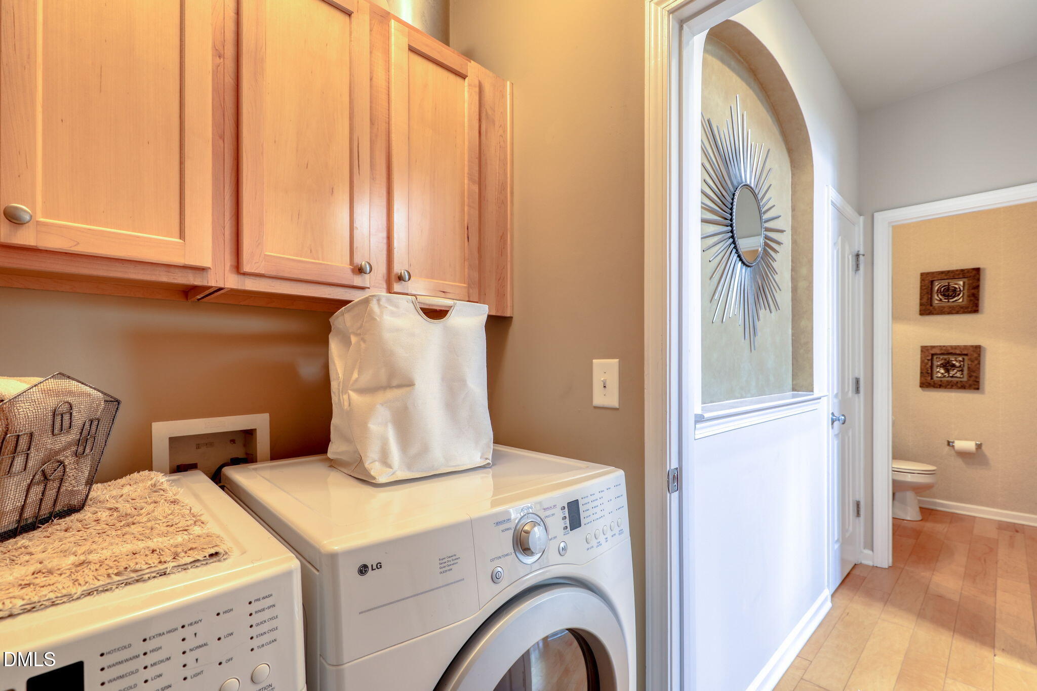 Cary, North Carolina 27519, United States, 3 Bedrooms Bedrooms, ,3 BathroomsBathrooms,Residential,Pending,216502