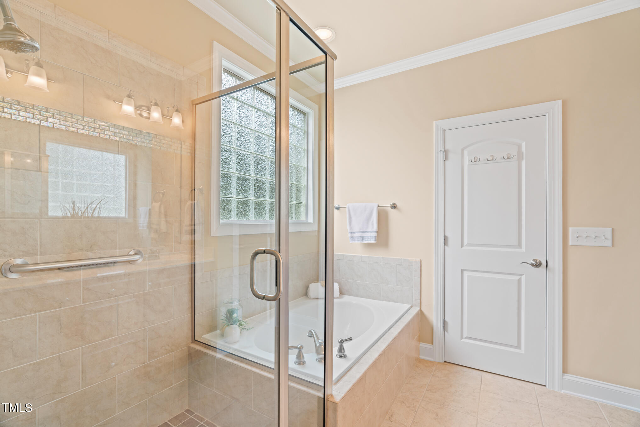 Apex, North Carolina 27539, United States, 3 Bedrooms Bedrooms, ,2 BathroomsBathrooms,Residential,Pending,140657