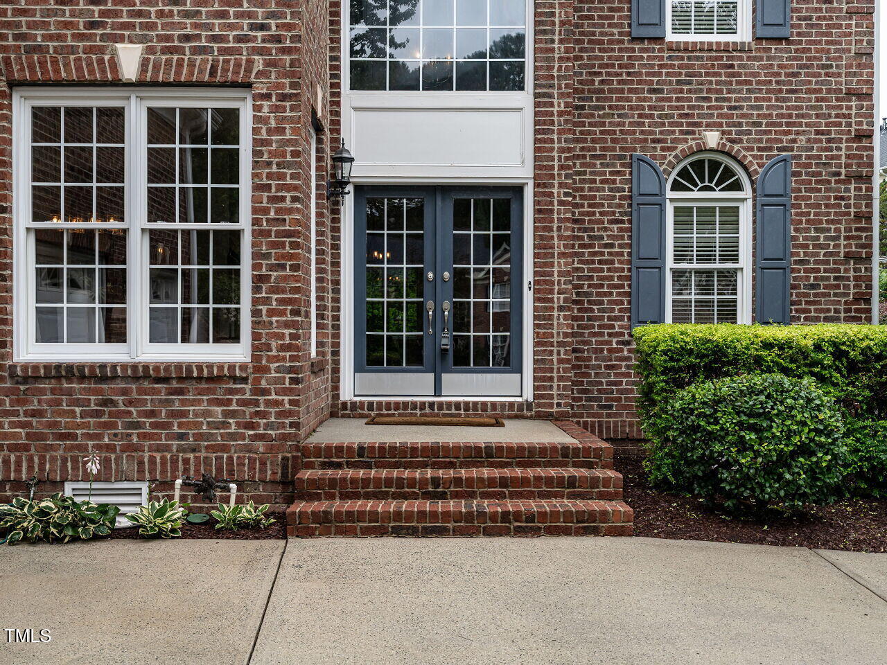8937 Winged Thistle Court