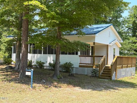 Photo of 115 Red Oak Drive, Louisburg, NC 27549 (MLS # 10169615)