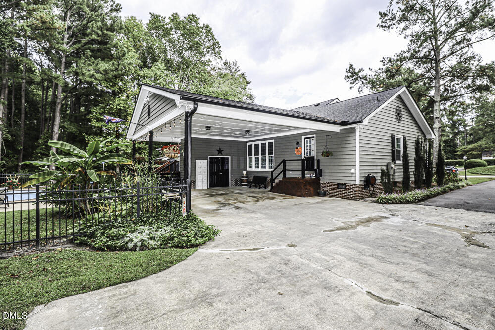 325 Old Coach Road