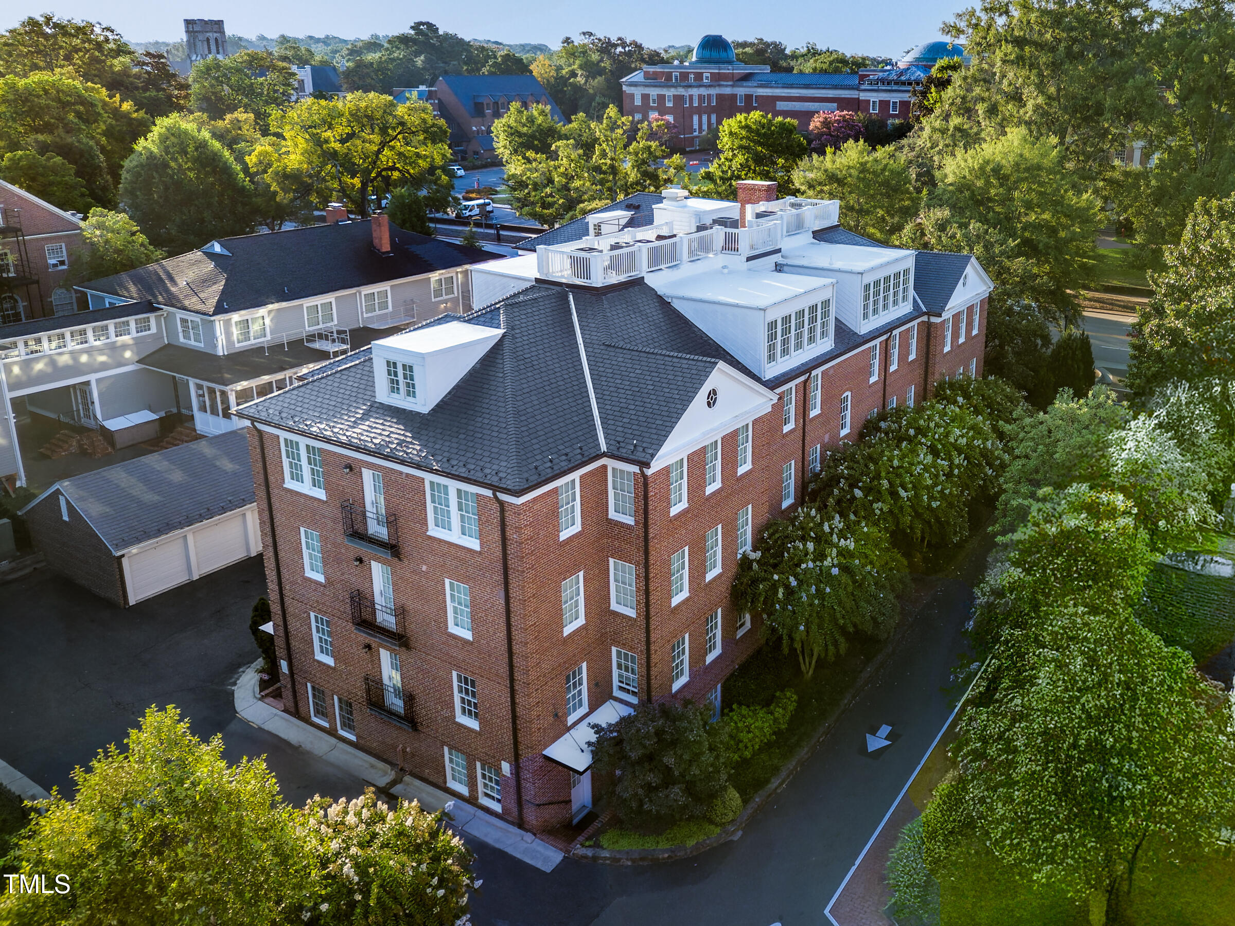 213 E Franklin Street Unit 400