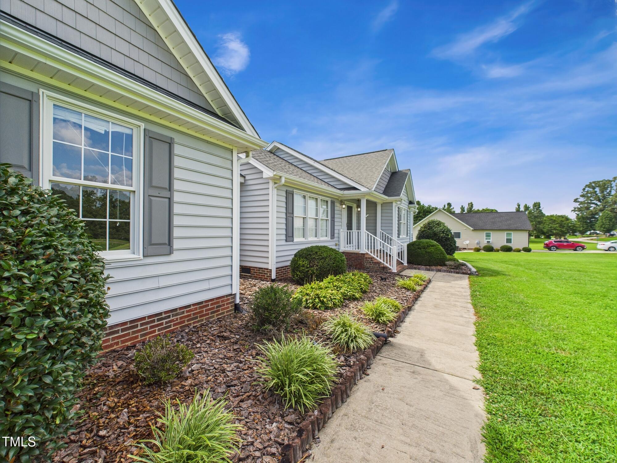 60 Crestridge Drive