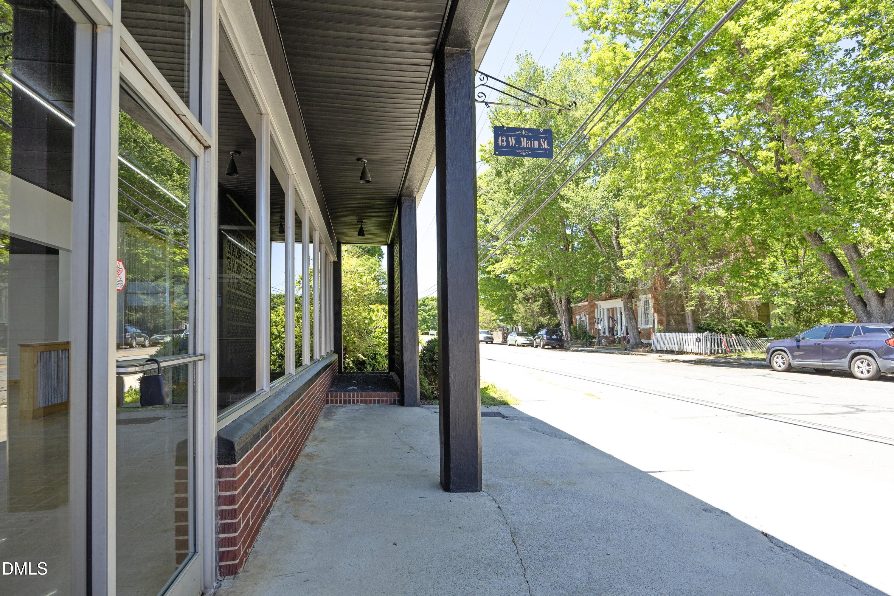 43 W Main Street W