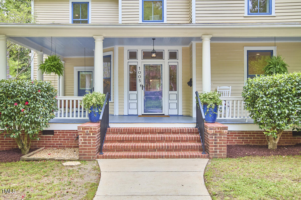 1005 W Lenoir Street