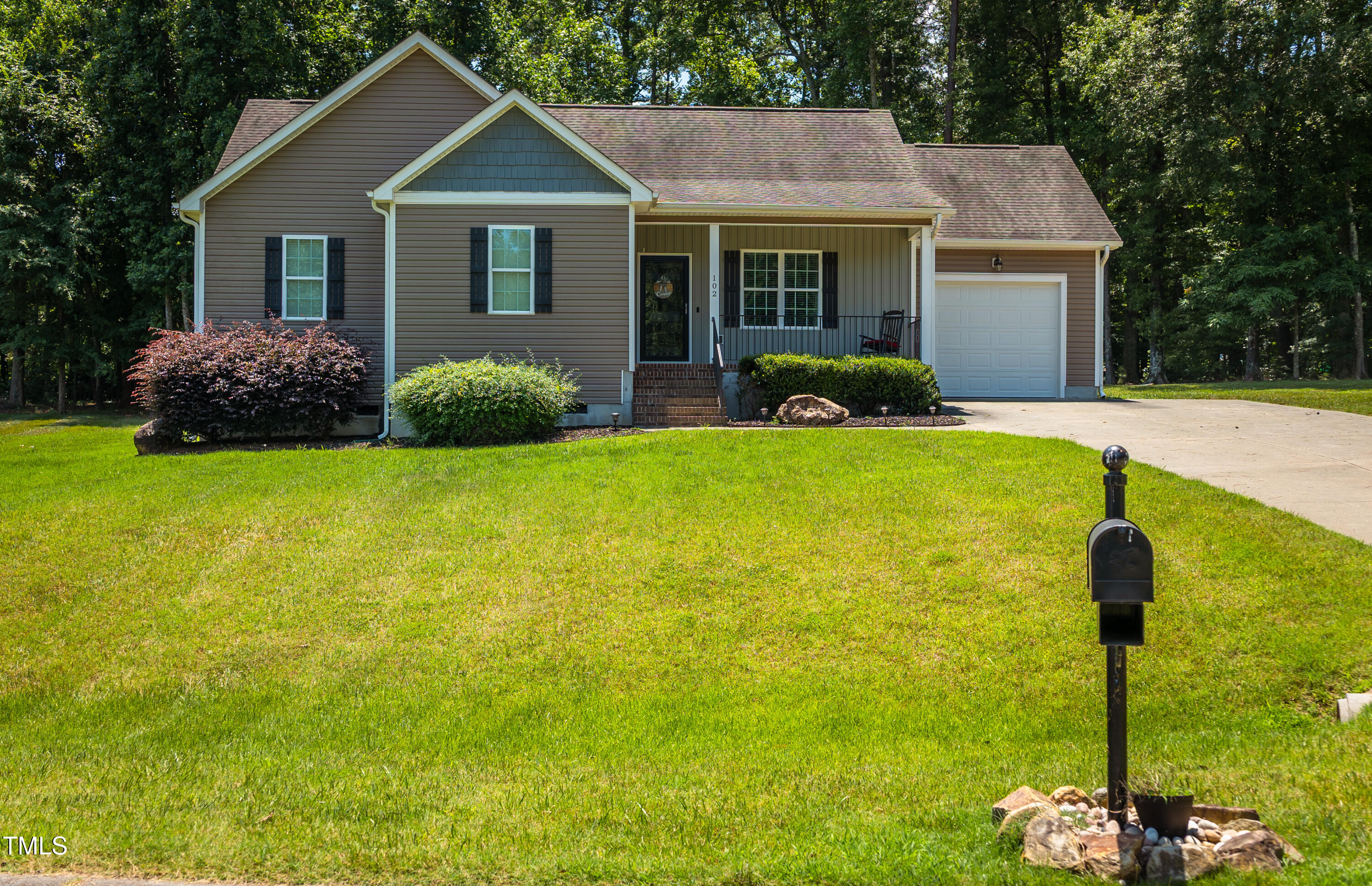 102 Bluegrass Drive